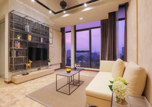 Hotel Expressionz Suites By V&c