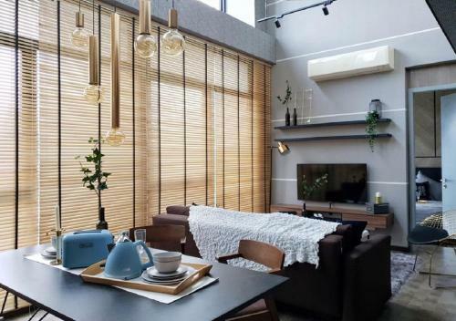 Hotel Expressionz Suites By V&c