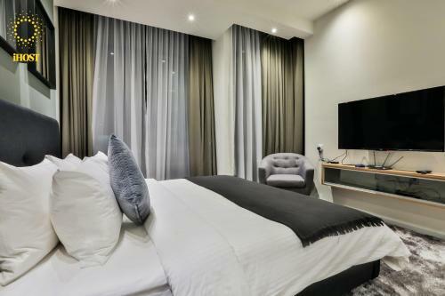 Hotel Expressionz Suites By V&c