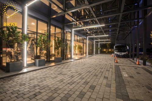Hotel Expressionz Suites By V&c