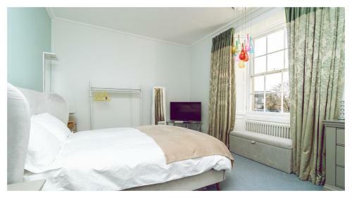 A Luxurious Masterpiece Steps From Stirling