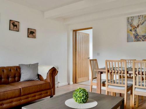 The Coolins Cottage With Wood Burner