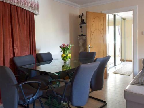 Lower Apartment - Uk33287
