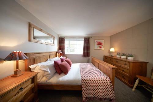 Thornhill Lodge, Luxury 4 Bed, 4 Ensuite+