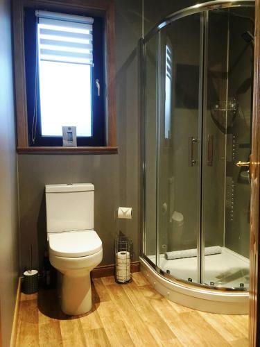 Kennedy Terrace; Modern 2 Bedroom House, Central