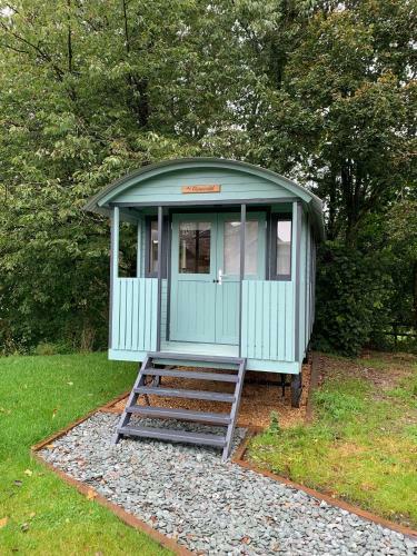 Glamping At Holly Grove Farm
