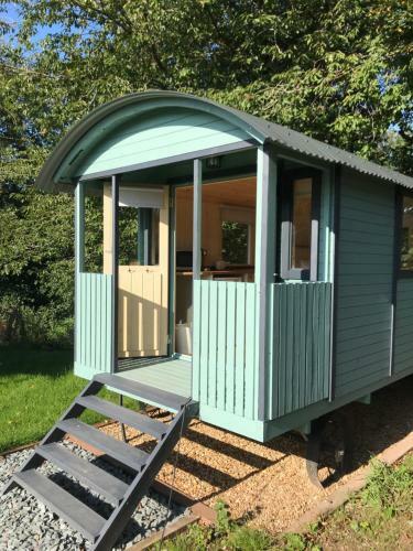 Glamping At Holly Grove Farm