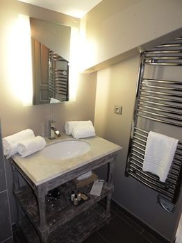 Hotel Distillerie De P�zenas