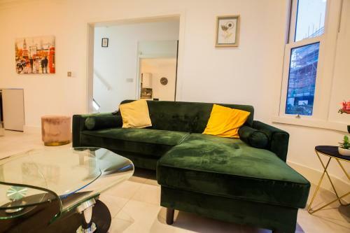 Surbiton Luxury Garden House