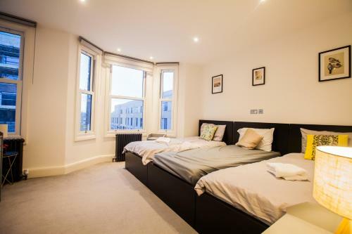 Surbiton Luxury Garden House