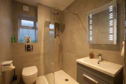 Surbiton Luxury Garden House