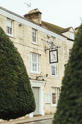 Hotel The Falcon Inn
