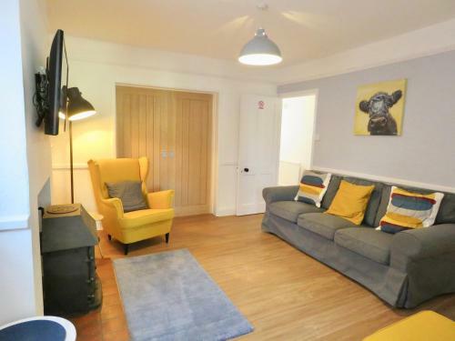 Lyndale House - Exclusive Use, Self Catering, Fpventures Stroud