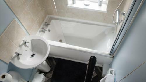 The Attic 3 Bedroom Apartment By Nook Serviced Accommodation