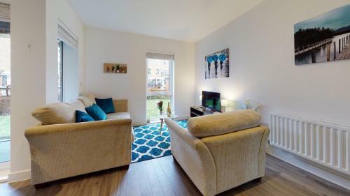 Luxury 2 Bed Apartment With Parking Near London