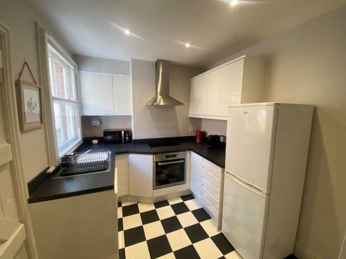 Fabulous 2 Bed Character Property Close To Town