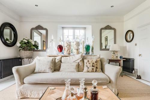Magnificent Clarence Cottage!