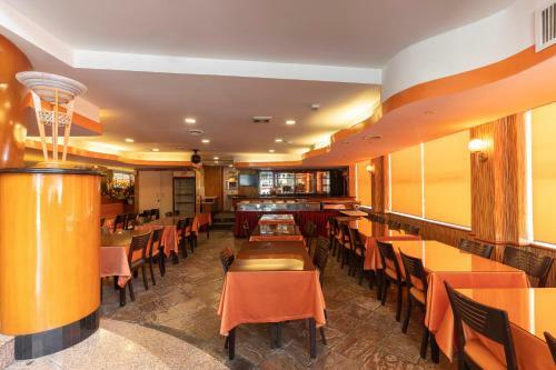 Oyo 89978 Hotel Grand Maria