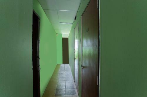 Spot On 89962 Perfect Class Hotel