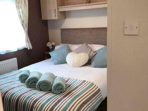 Caravans Tattershall Lakes