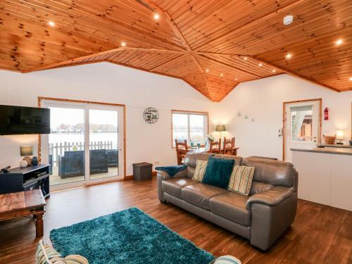 Teal Lodge
