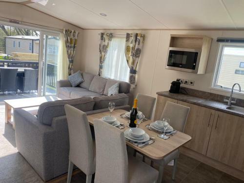 Tattershall Lakes Mini Breaks - Osprey Rise