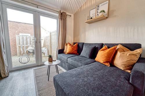 Lovely 2 Bedroom Apartment With Parking