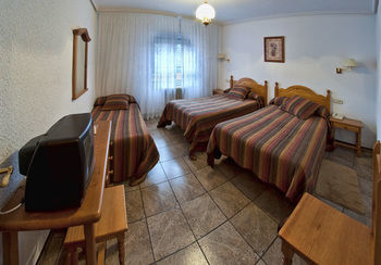 Hotel Tierra De La Reina