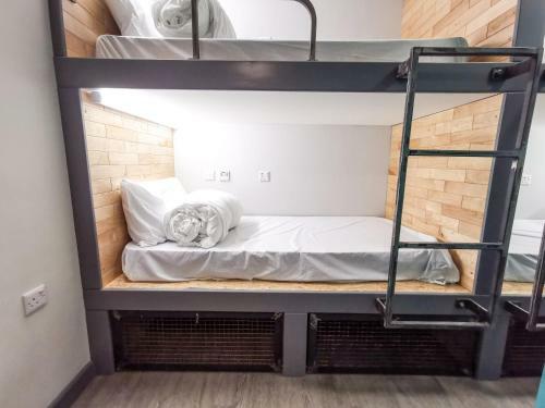Cwtsh Hostel