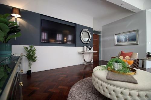 Utopia Apartment By Mgroupsa