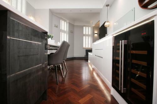 Utopia Apartment By Mgroupsa