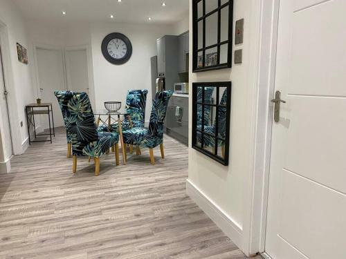Home From Home 3 Bed New York Inspired Open Plan Apartment