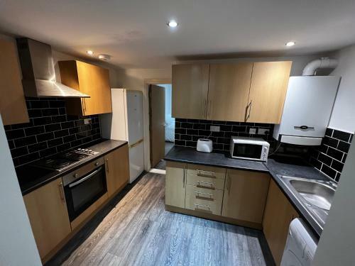 3 Bed Flat Near Town Centre
