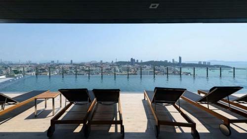 Apartamento The Base Central Pattaya Deluxe