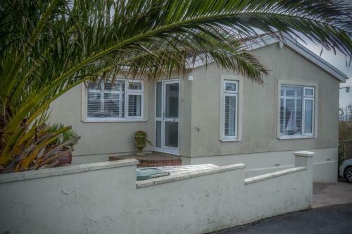 Town Heights - 3 Bedroom Holiday Home - Tenby