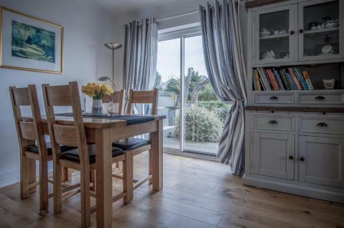 Town Heights - 3 Bedroom Holiday Home - Tenby