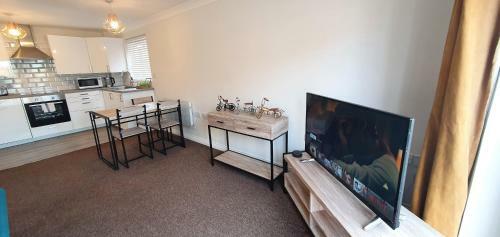 Sterling Apartment, Tilbury With Netflix & Amazon Music