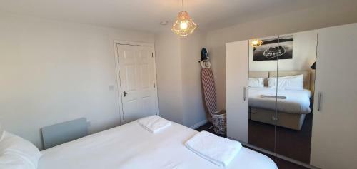 Sterling Apartment, Tilbury With Netflix & Amazon Music
