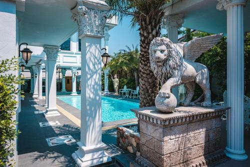 Amazing Pool Villas