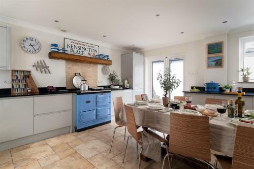 Quay House - Waterside Eclectic Style Character Home