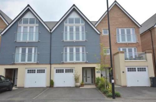 Large En-suite With Stunning River Views In Lancaster