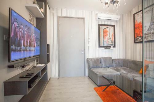 The Base Central Pattaya Apart