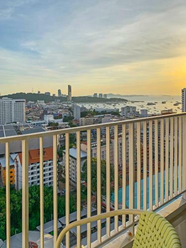 The Base Central Pattaya Apart