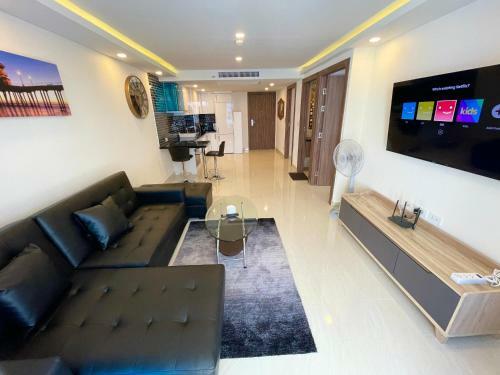 Apartamento Large Luxury, Pool View, Grand Avenue, Pattaya E202