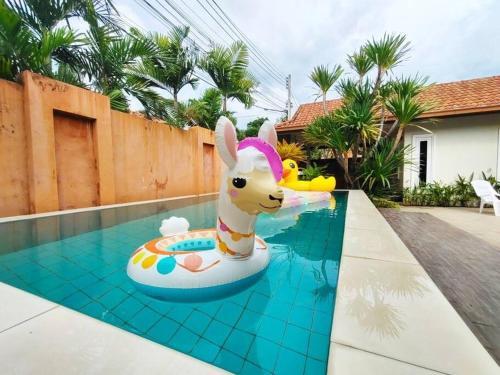 Baronial Pool Villas Pattaya 23
