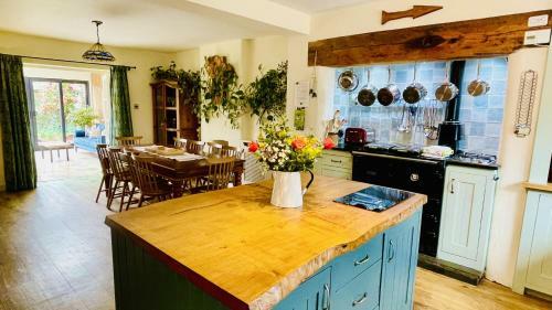 Ritson Farm - Large Traditional Farm House