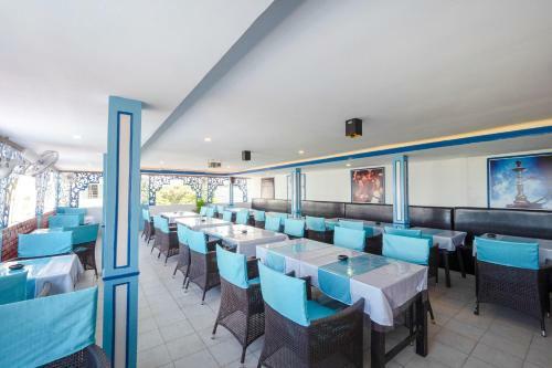 Hotel Vaccinated Staff - Oyo 75328 Punjabi Junction