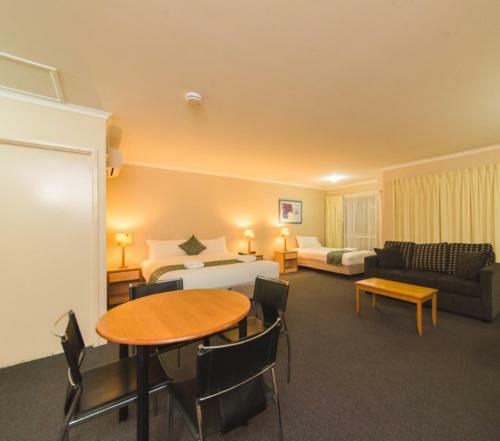 Hotel Harbour Sails Motor Inn