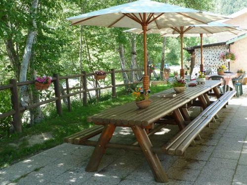 Hostal Gite Des Monges