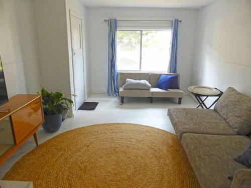 West2g - Viv's Place